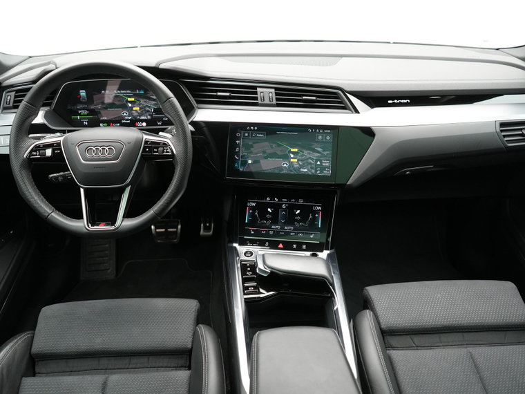 Vehicle Image 25