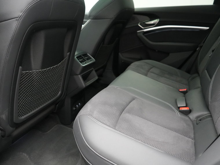 Vehicle Image 38