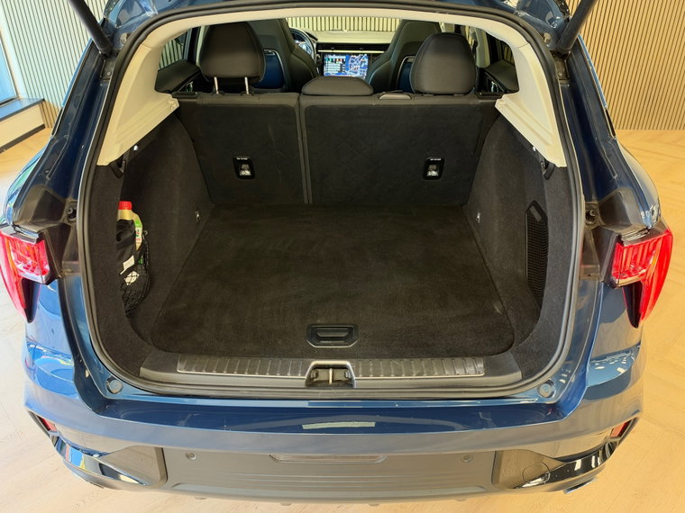 Vehicle Image 32