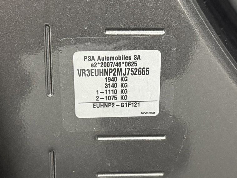 Vehicle Image 25