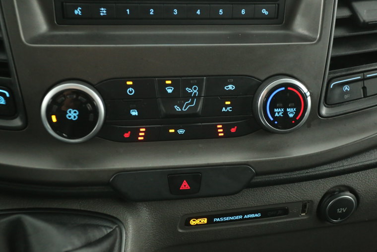 Vehicle Image 17