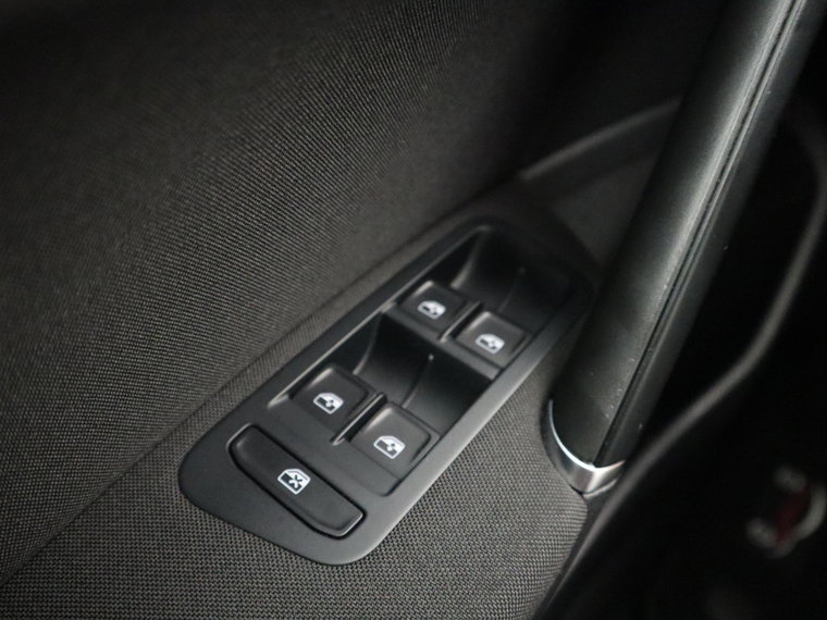Vehicle Image 39