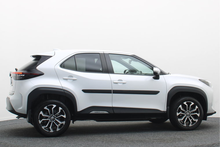 Vehicle Image 8