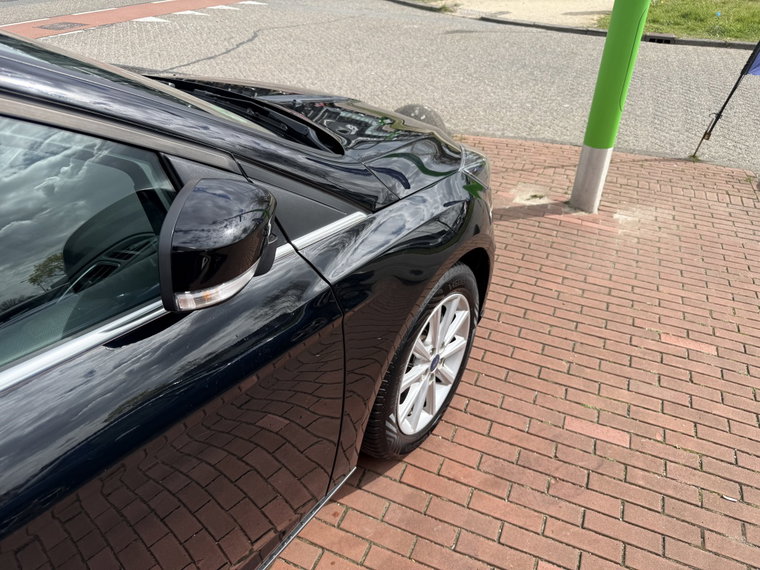 Vehicle Image 32