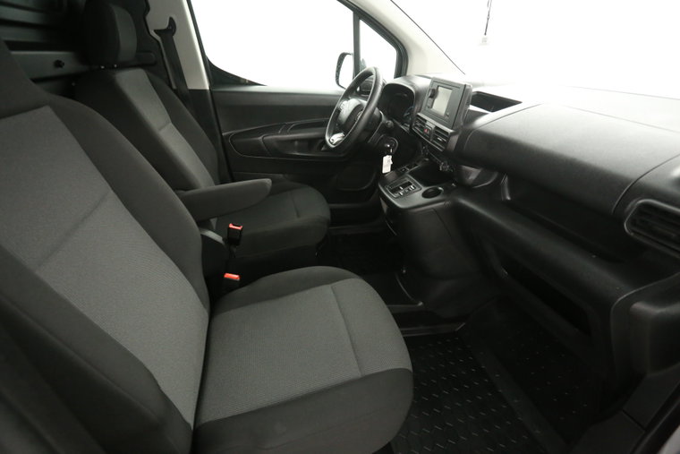 Vehicle Image 23