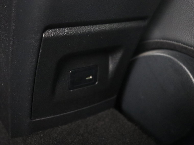 Vehicle Image 40