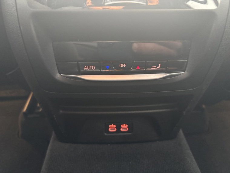 Vehicle Image 29
