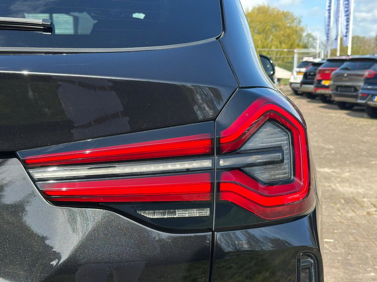 Vehicle Image 38