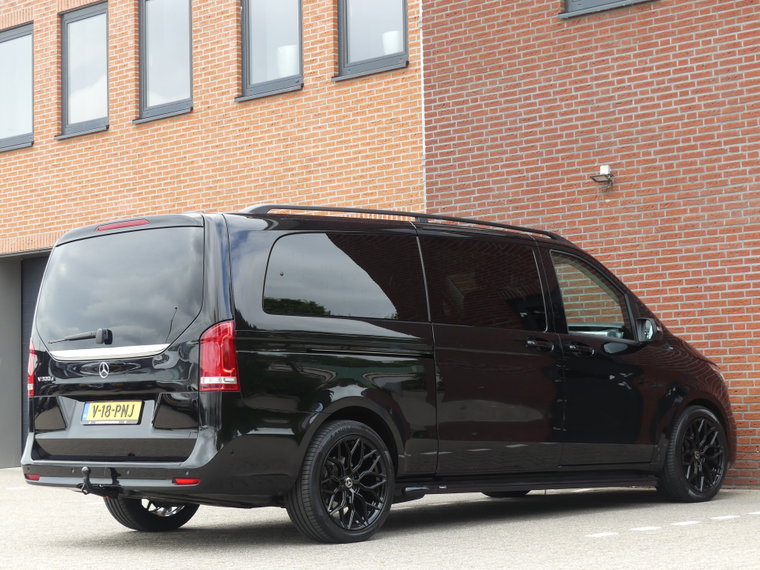 Vehicle Image 32