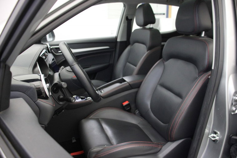 Vehicle Image 6