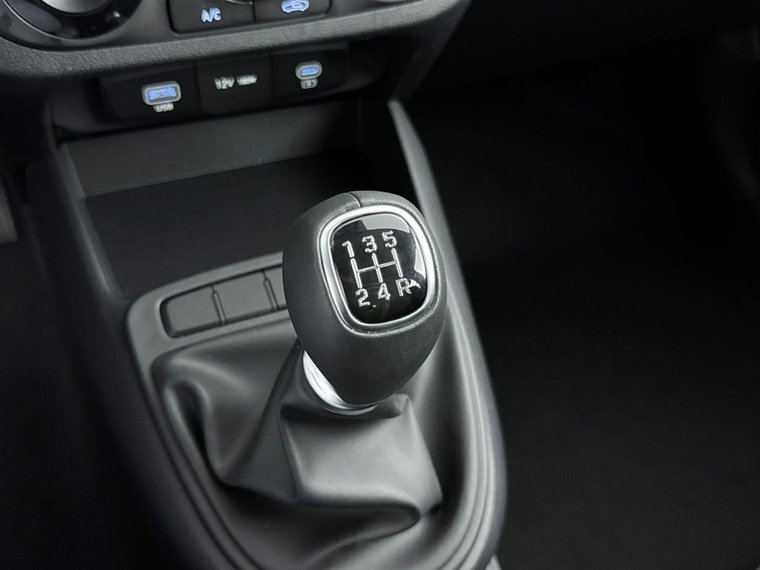 Vehicle Image 24