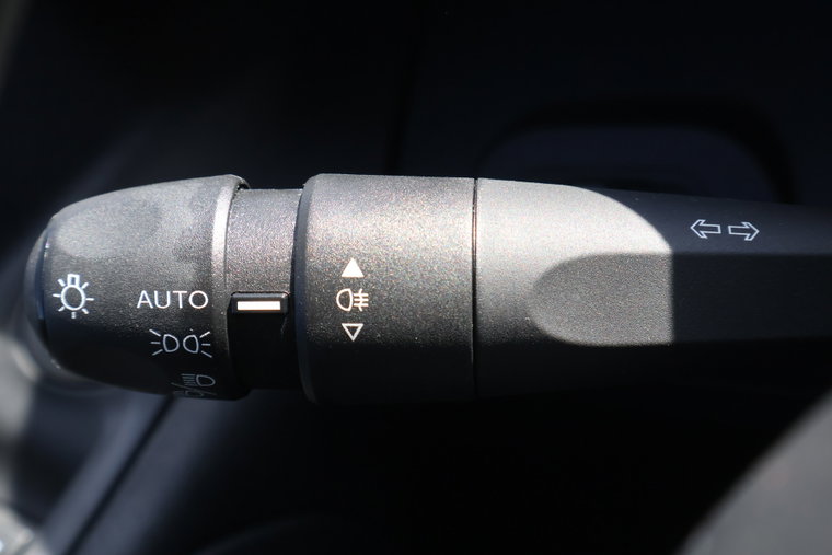 Vehicle Image 25