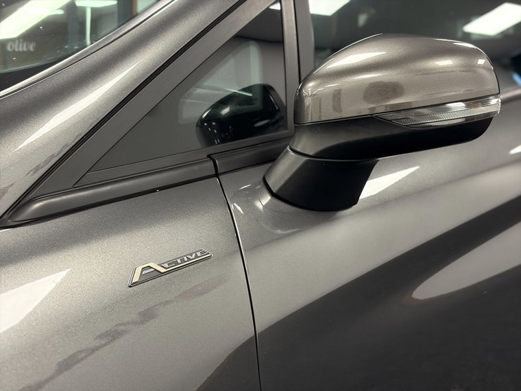 Vehicle Image 15