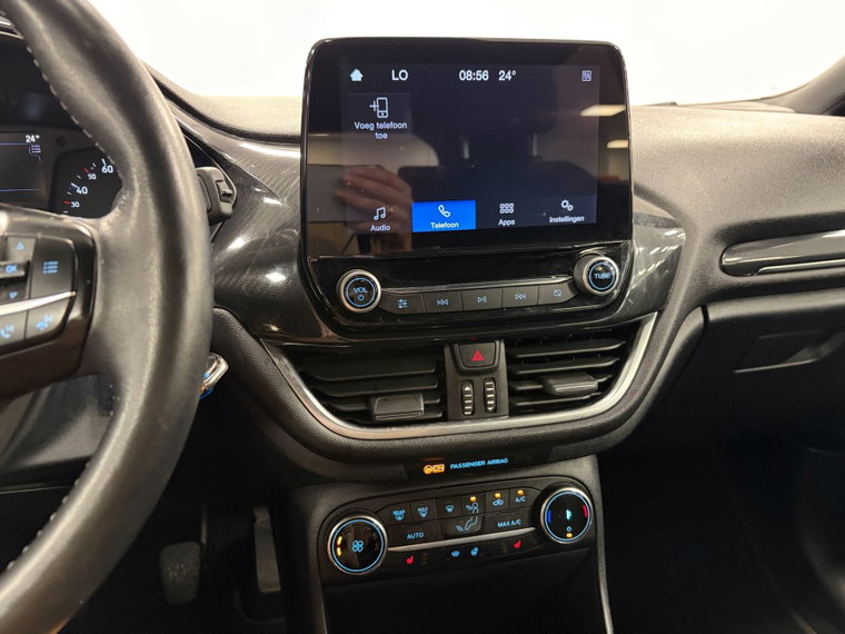 Vehicle Image 25