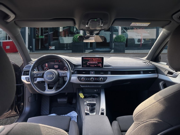 Vehicle Image 15