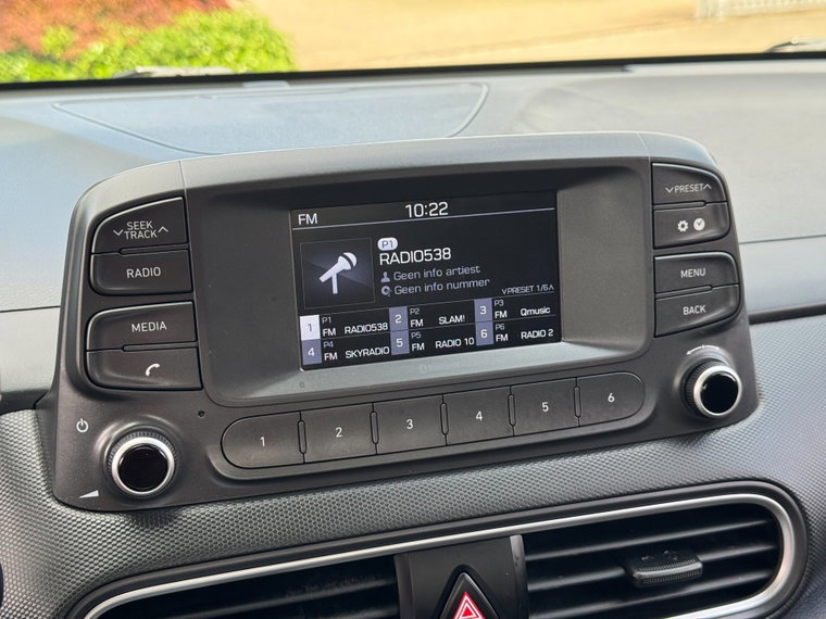 Vehicle Image 32