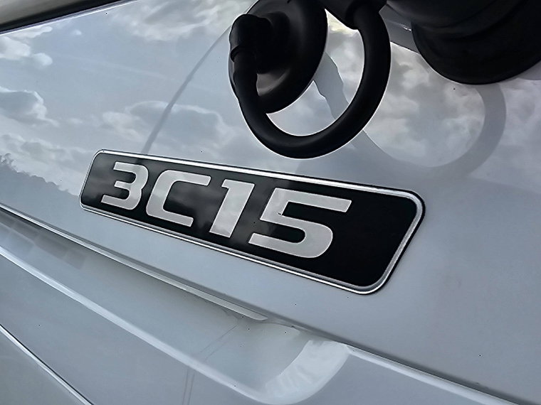 Vehicle Image 14