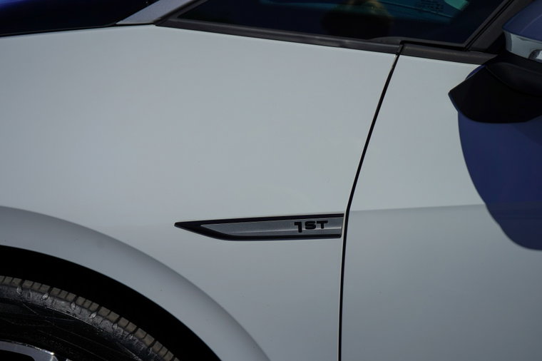 Vehicle Image 17