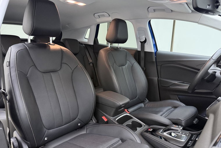 Vehicle Image 14