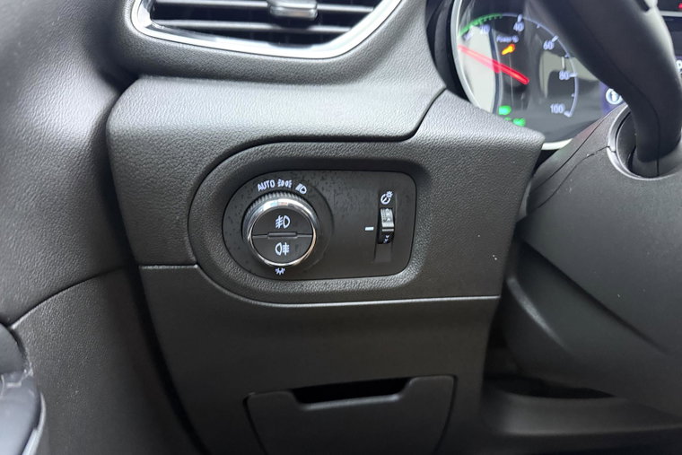 Vehicle Image 25