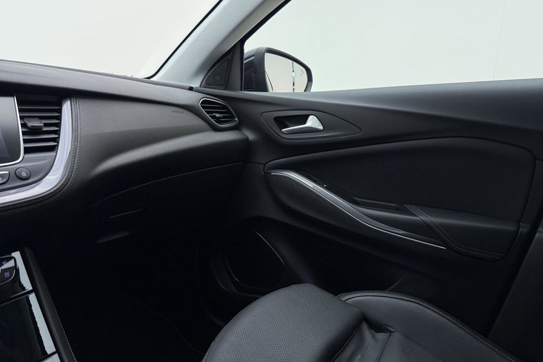 Vehicle Image 38