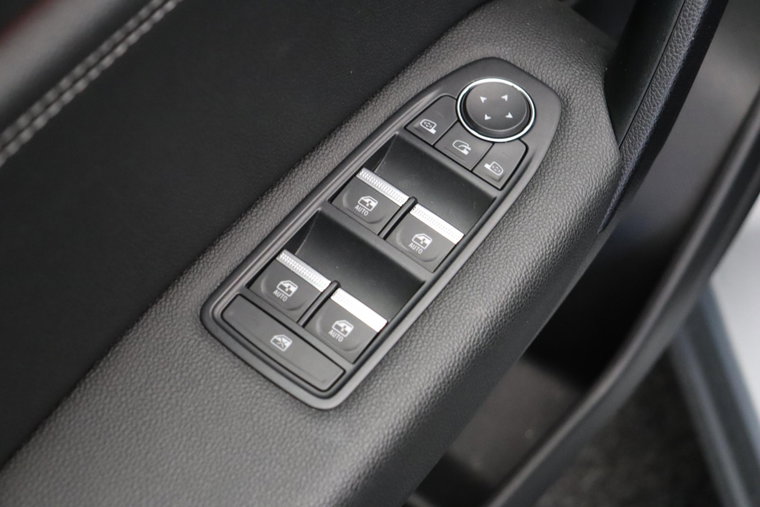 Vehicle Image 40