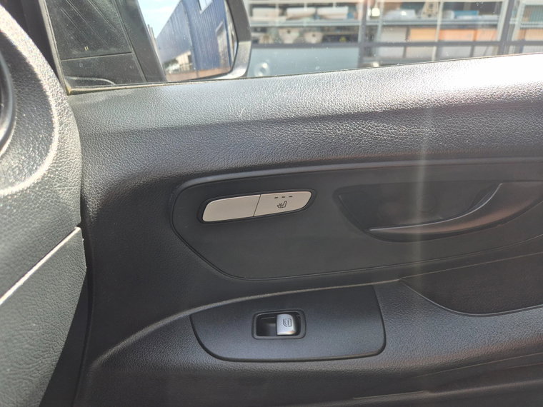 Vehicle Image 29