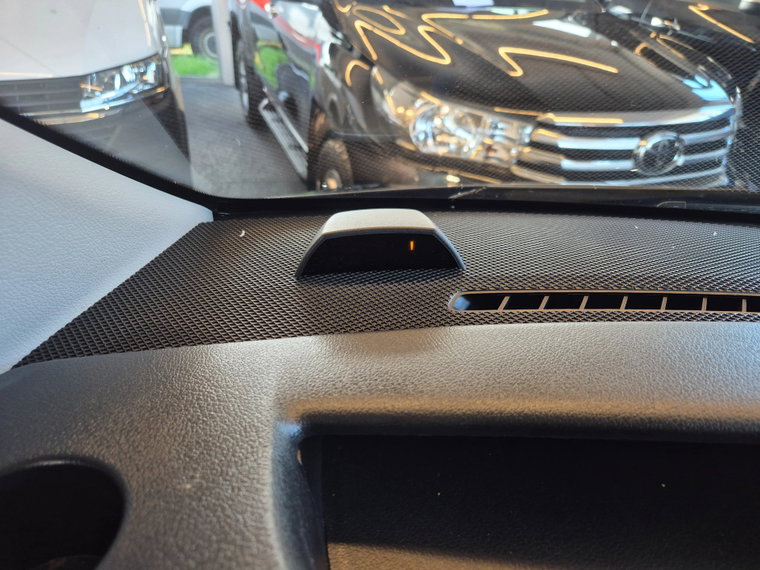 Vehicle Image 32