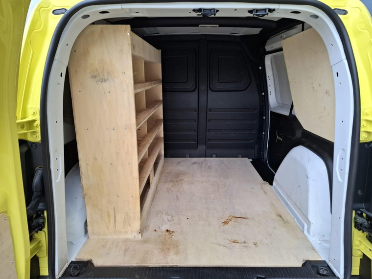 Vehicle Image 26