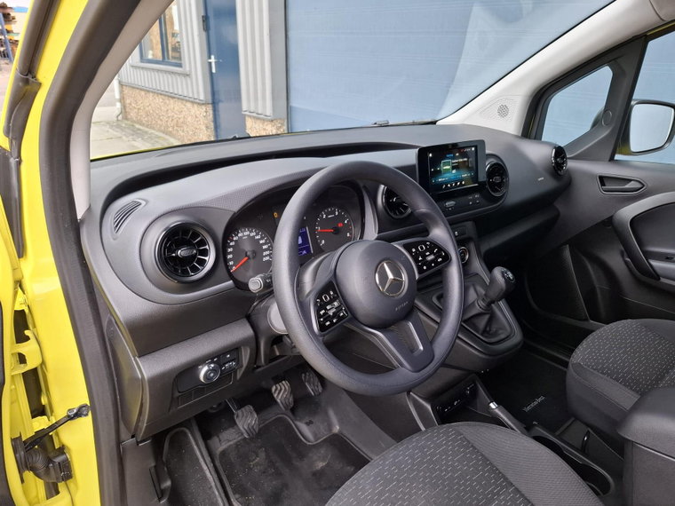 Vehicle Image 31