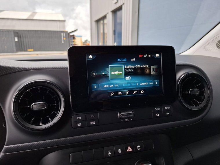 Vehicle Image 35
