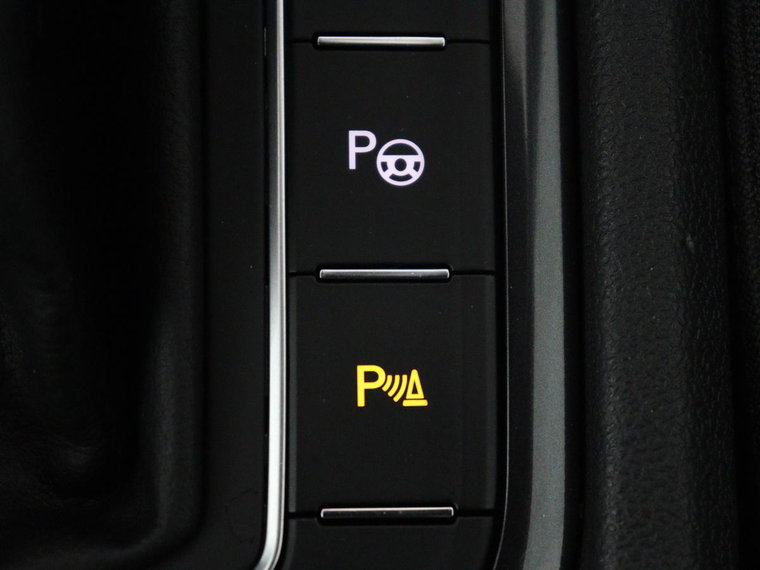 Vehicle Image 28