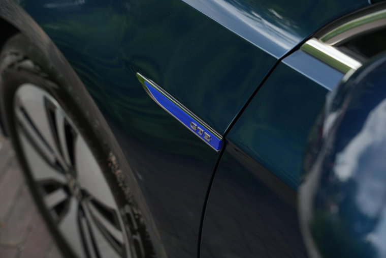Vehicle Image 25