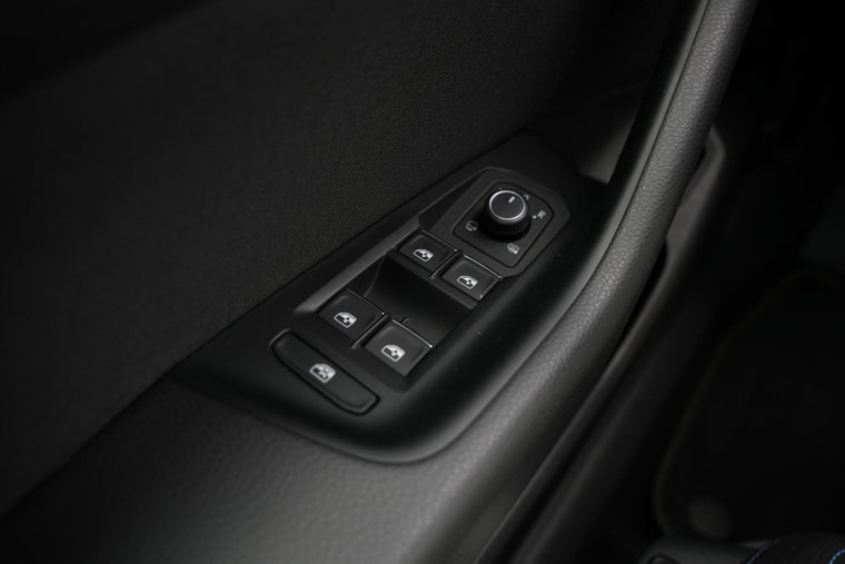 Vehicle Image 38