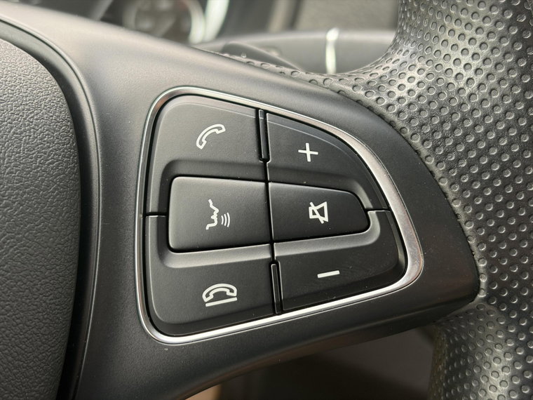 Vehicle Image 27