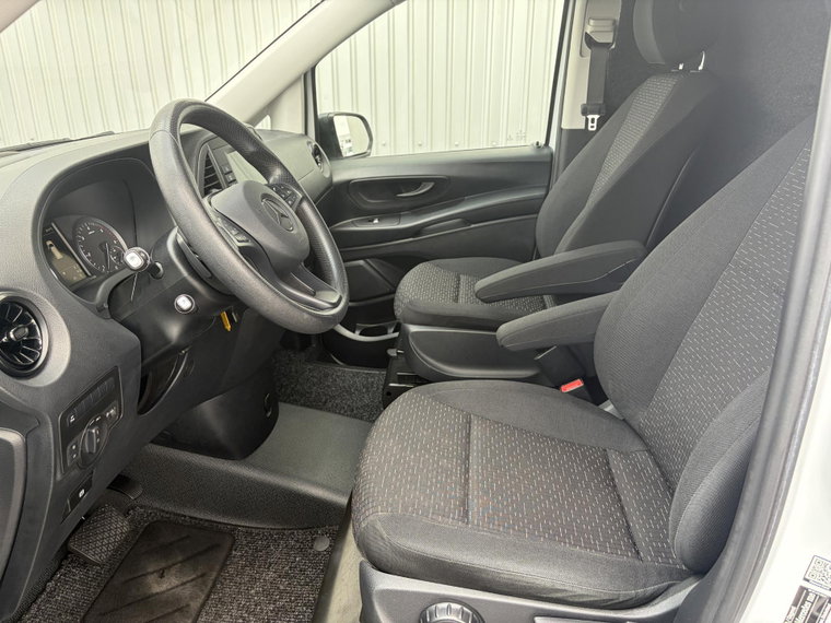 Vehicle Image 28