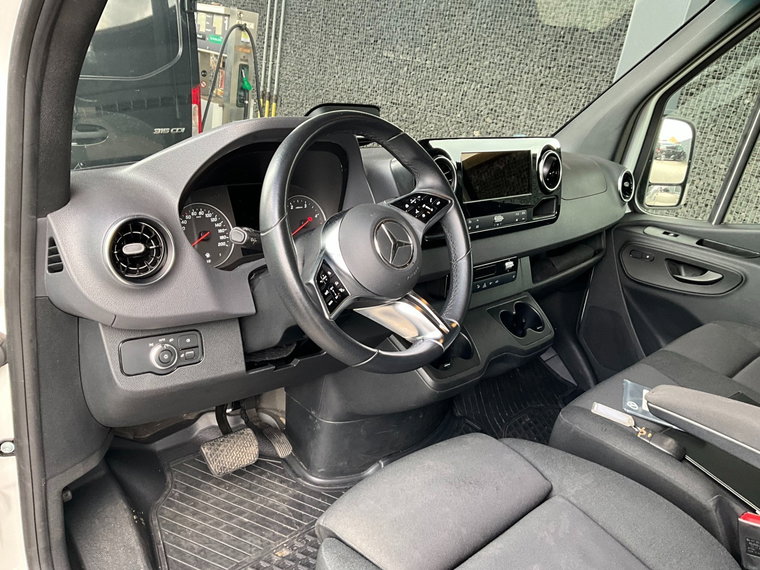 Vehicle Image 29
