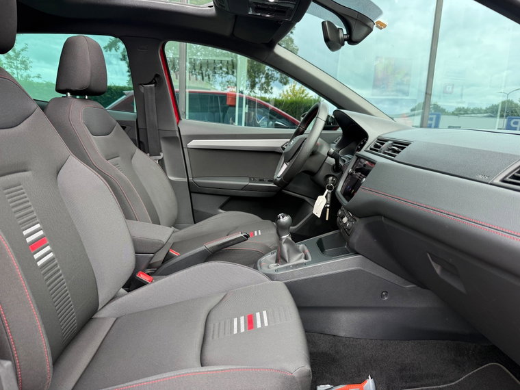 Vehicle Image 30