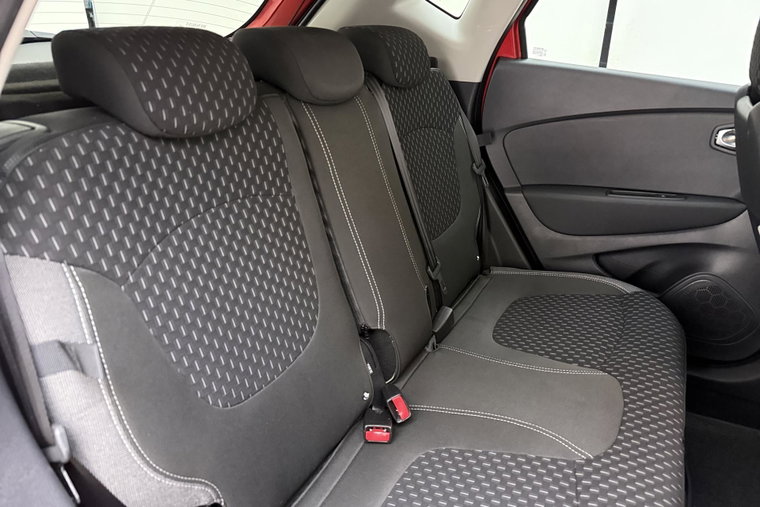 Vehicle Image 16