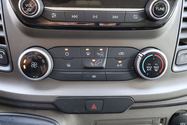 Vehicle Image 28