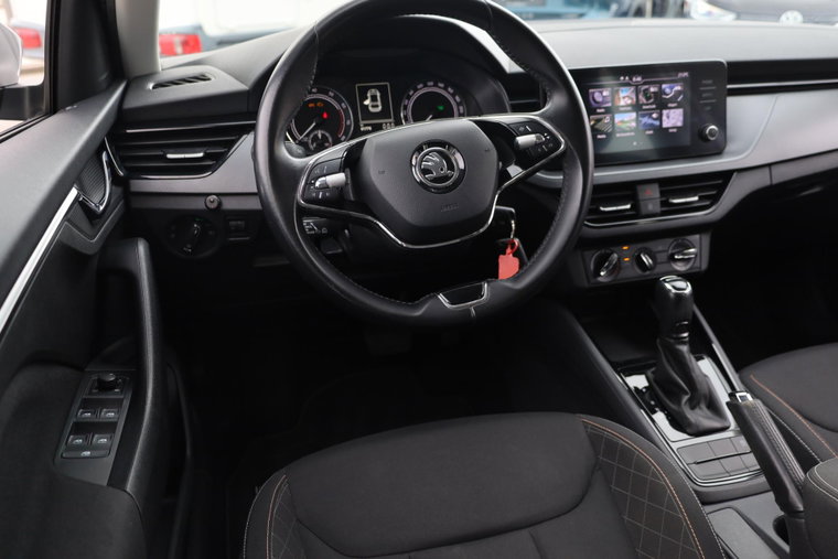 Vehicle Image 21