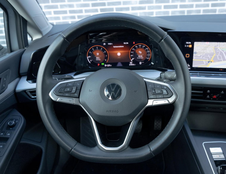 Vehicle Image 35