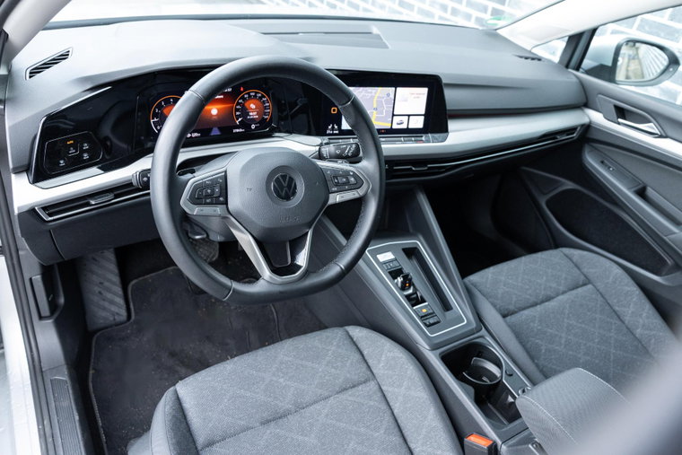 Vehicle Image 8