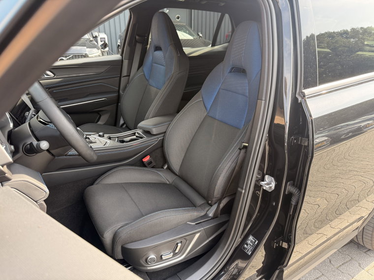 Vehicle Image 37