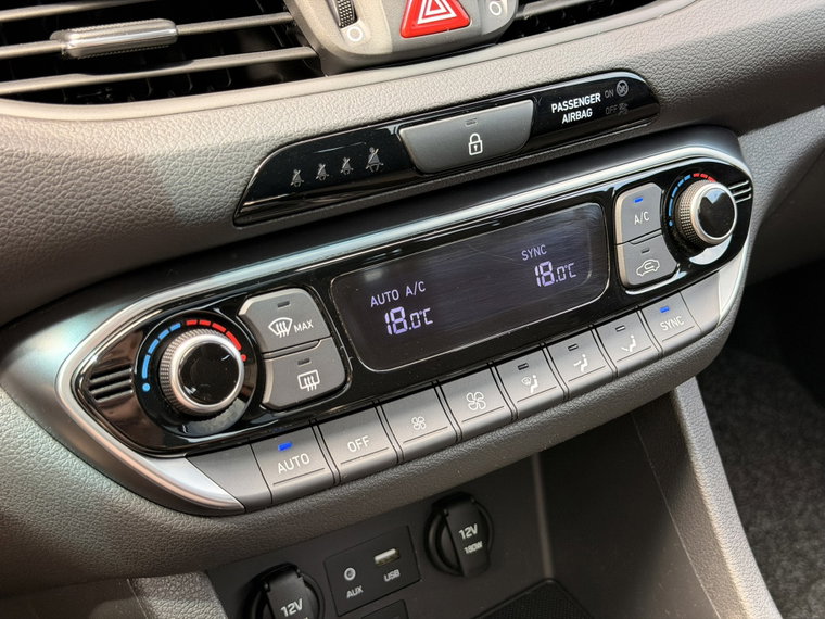 Vehicle Image 28