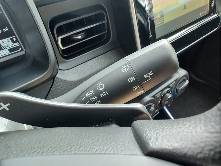 Vehicle Image 25
