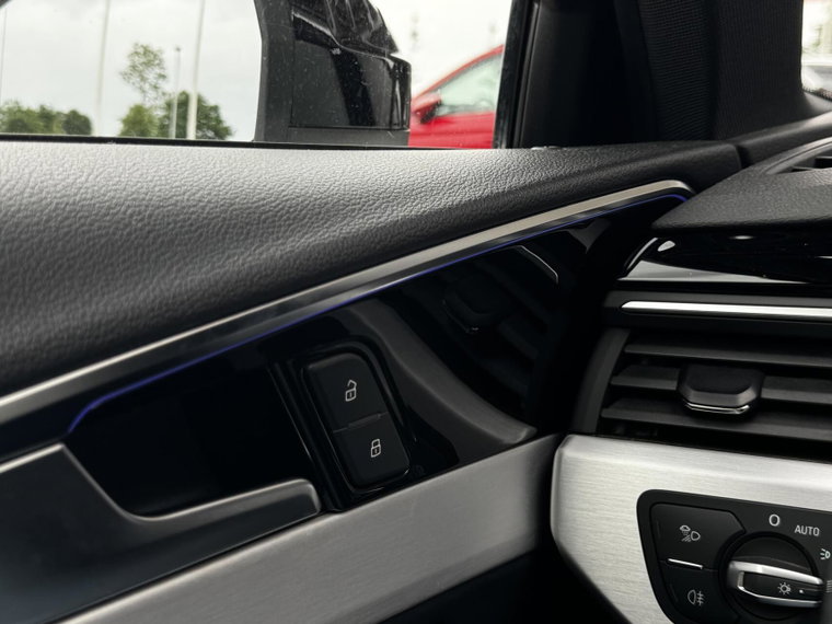 Vehicle Image 23