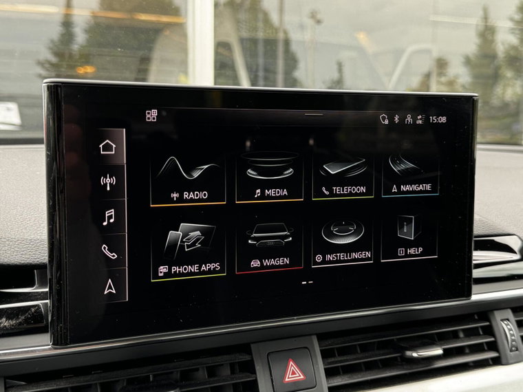 Vehicle Image 25
