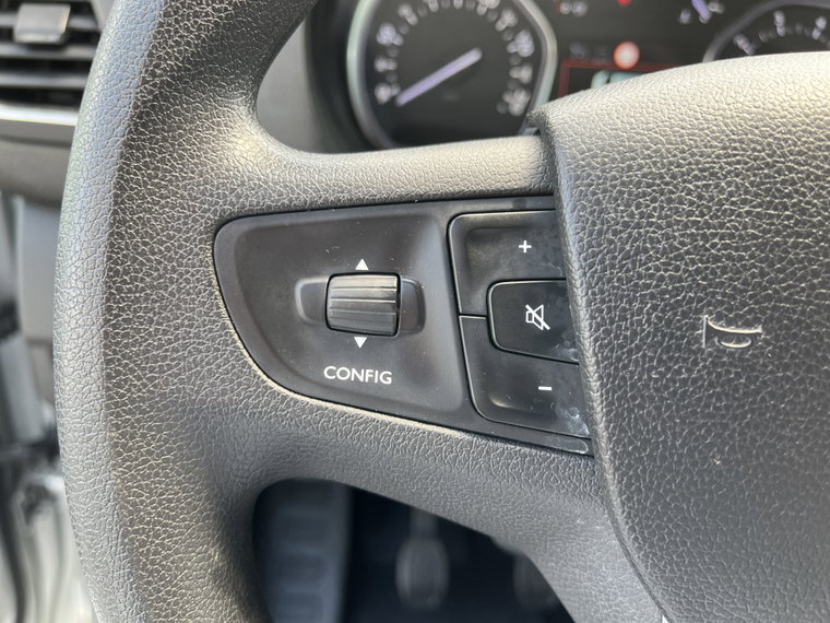 Vehicle Image 38