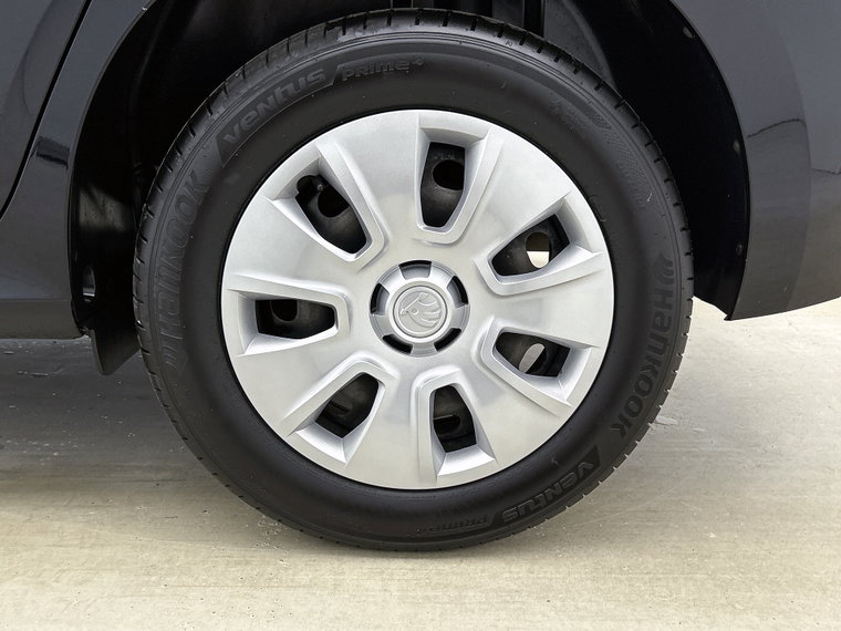 Vehicle Image 37